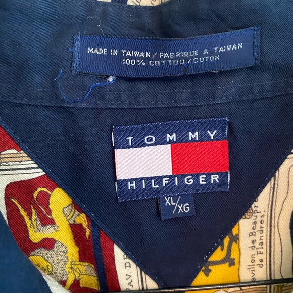 Vintage Tommy Hilfiger Button Down All-Over Flag Print. Size XL Like-new - Picture 3 of 4